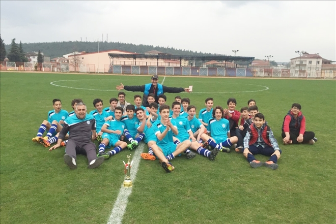 U-15 GENÇLER LİGİ ŞAMPİYONU İL ÖZEL İDARESPOR OLDU