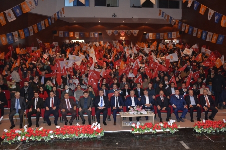 AK PARTİ'DEN GÖVDE GÖSTERİSİ