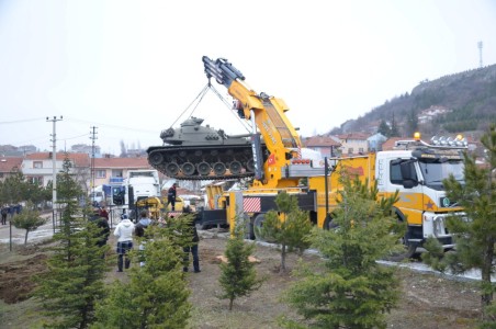 O TANK BOZÜYÜK'E GETİRİLDİ