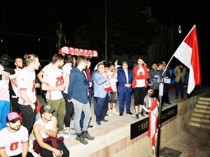 Yağcı’dan Bileciksporlu oyunculara prim