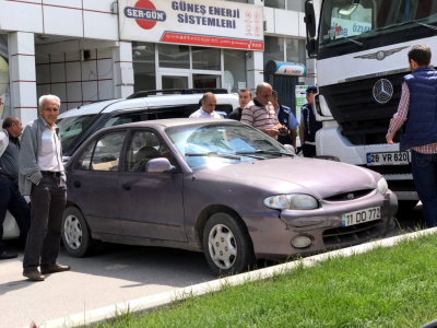 TEPEBAŞINDA TRAFİK KAZASI!