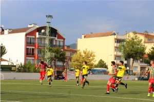 FUTBOLCU ÖLÜMDEN DÖNDÜ!