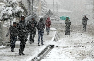 METEOROLOİ UYARDI KAR GELİYOR