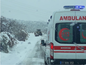 AMBULANSIN İMDADINA ÖZEL İDARE YETİŞTİ