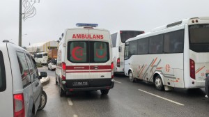 AMBULANS TERS ŞERİTTEN GİDEBİLDİ