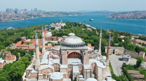 Zincirler kırıldı Ayasofya açıldı