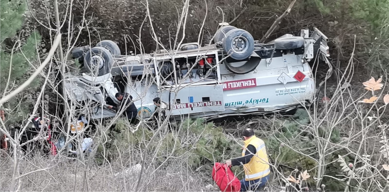 Mazot Yüklü Tanker Şarampole Uçtu