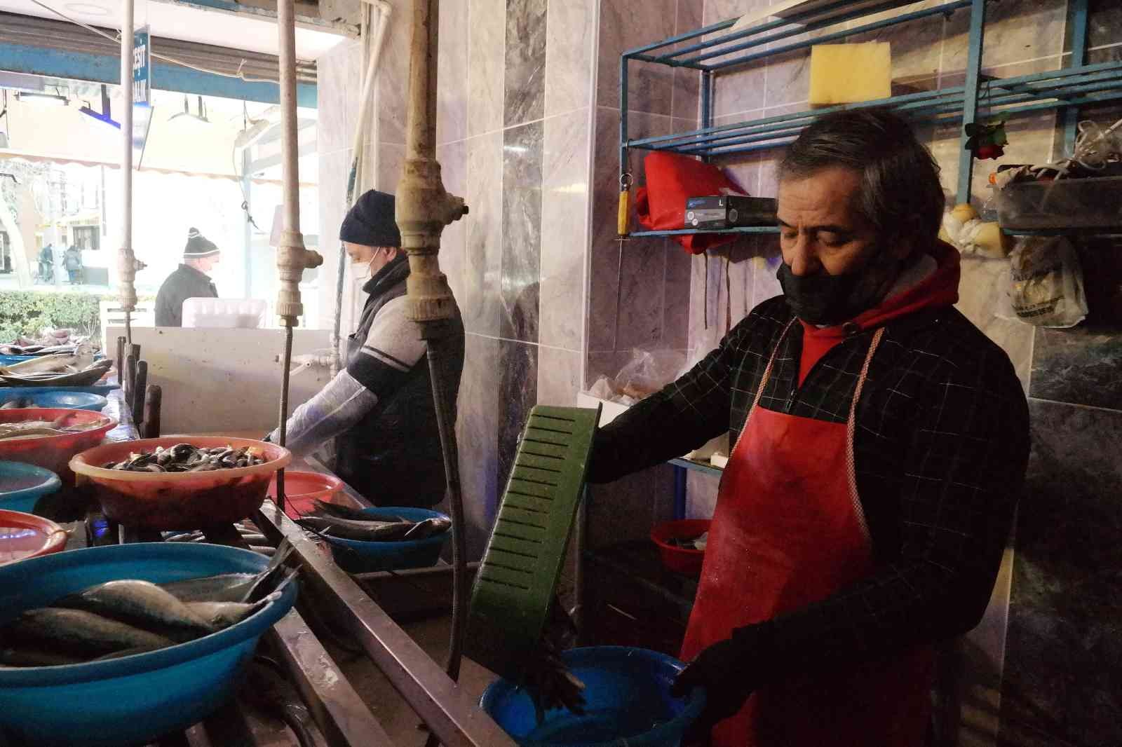 Suyun buz tuttuğu derecede ekmek kavgası