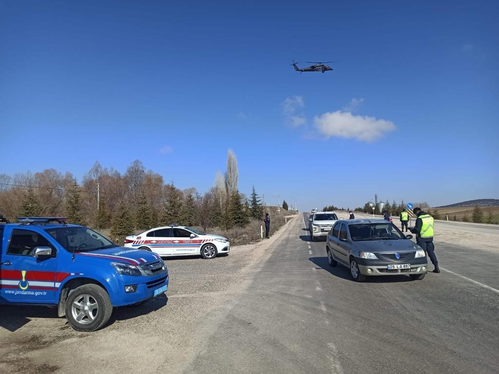 Helikopter destekli trafik denetimi yapıldı