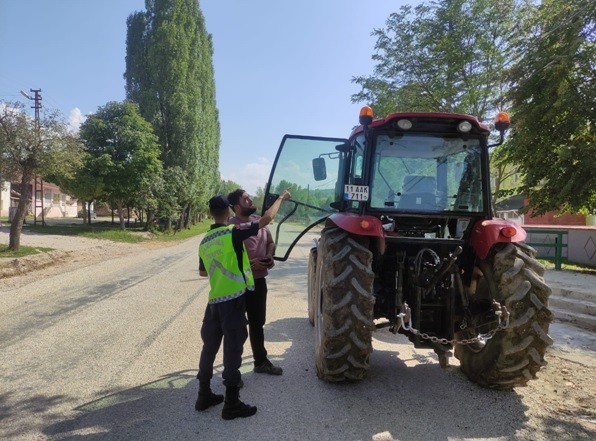 Traktör ve tarım araçlarına yönelik denetim gerçekleştirdi