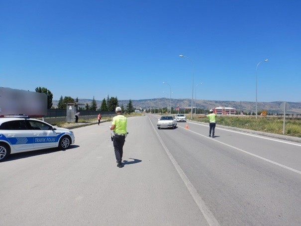 Abartı egzoz denetimde 137 araç incelendi