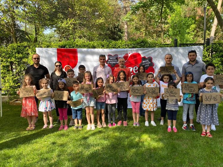 Çocuklar Tarih Şeridi’nde ebru ve hat sanatı ile tanıştı