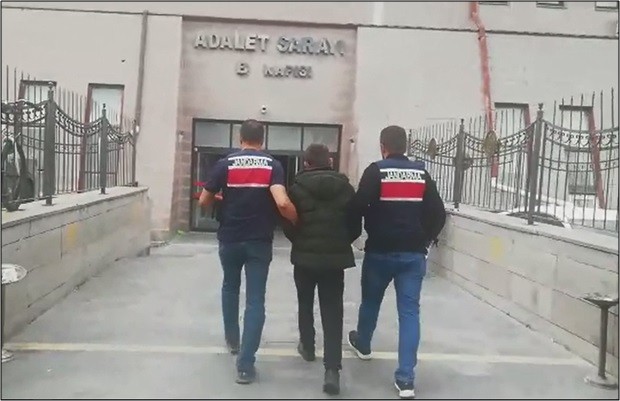 Hırsızlık şüphelisi ile birlikte 29 yıl hapis cezası olan firari şahıs yakalandı