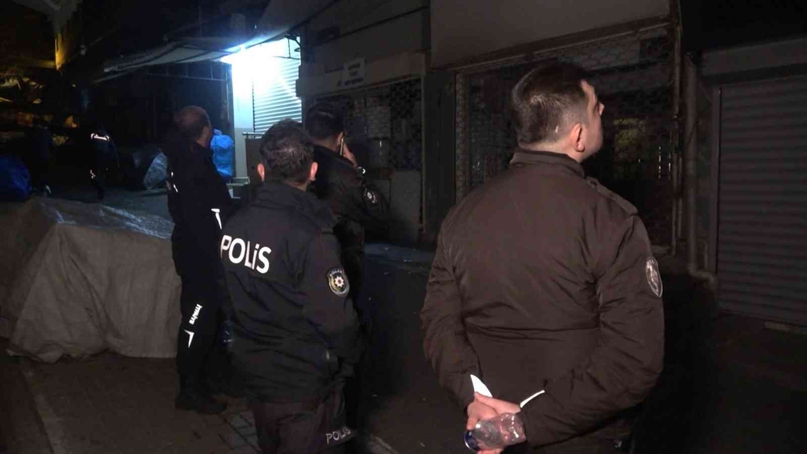 İş yerinde uyuyakalınca polis ve itfaiye ekiplerini ayağa kaldırdı