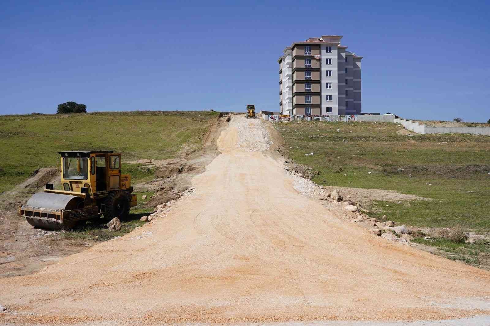 Açılan yeni yollar ile ulaşım ağı gelişiyor