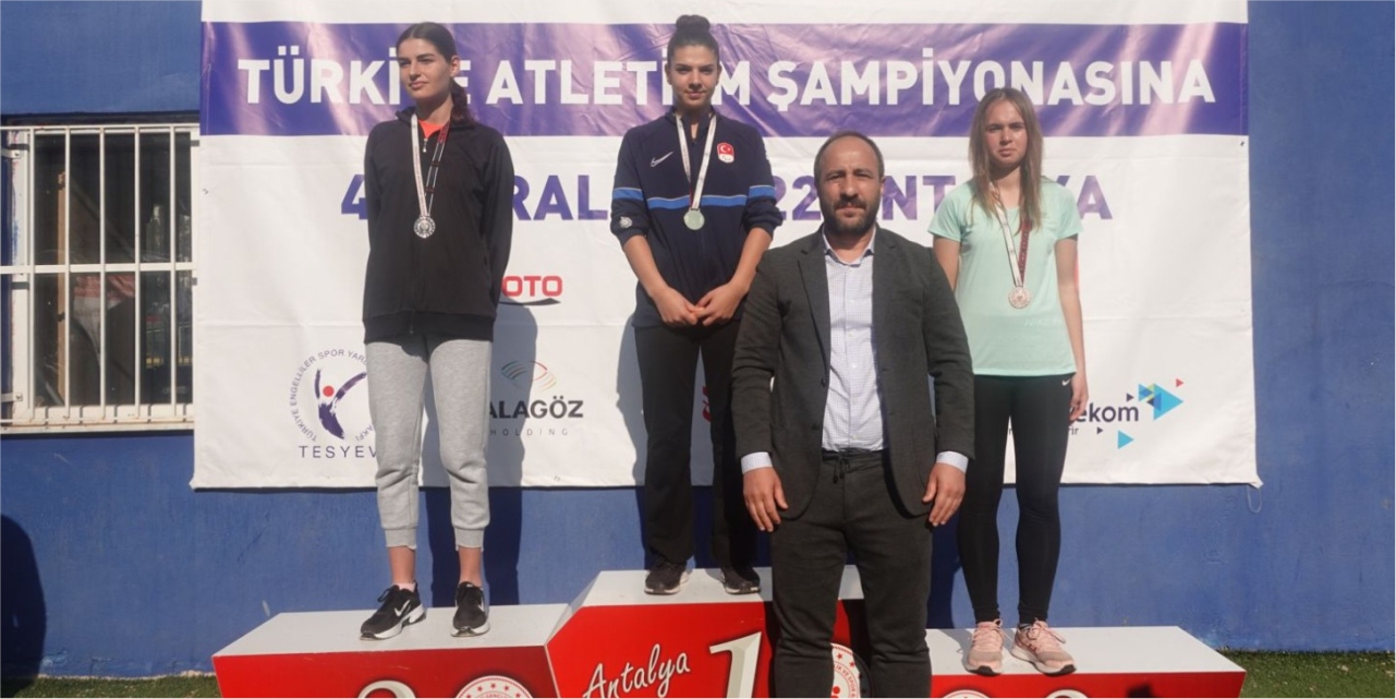 Bilecikli sporcular madalyaları topladı