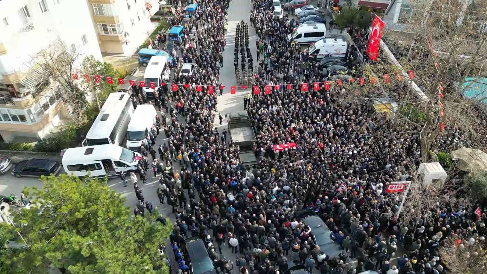 Bursalı şehit gözyaşları eşliğinde son yolculuğuna uğurlandı