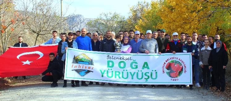 ‘Geleneksel Doğa Yürüyüşü’ renkli görüntülere sahne oldu