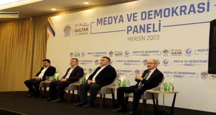 Mersin'de 'Medya Ve Demokrasi' Paneli Düzenlendi