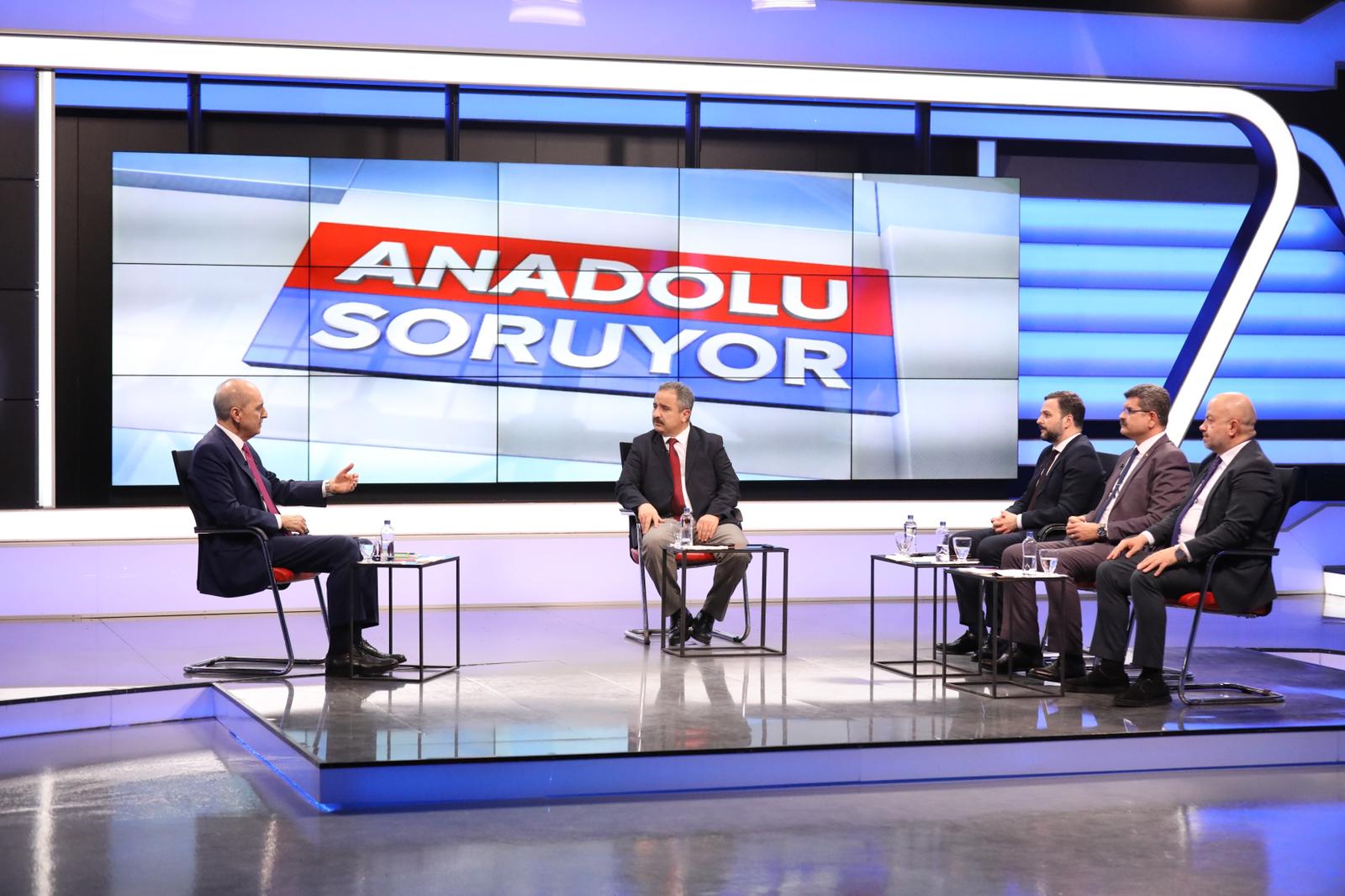 'Anadolu Soruyor'un konuğu Numan Kurtulmuş oldu