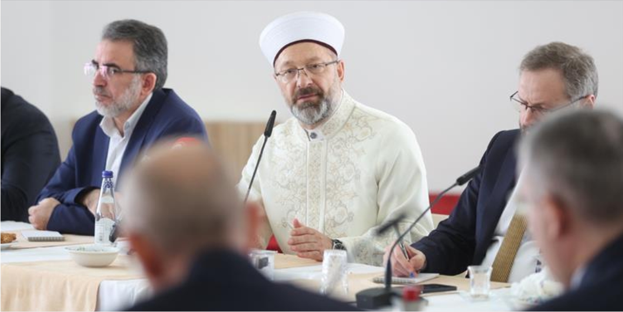 Diyanet İşleri Başkanı Erbaş, Gazetecilerin Sorularını Yanıtladı