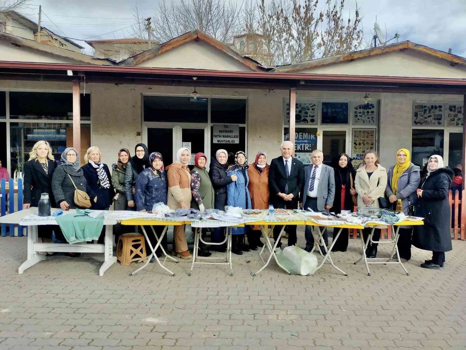 Başkan Yaman hayır çarşısına katıldı