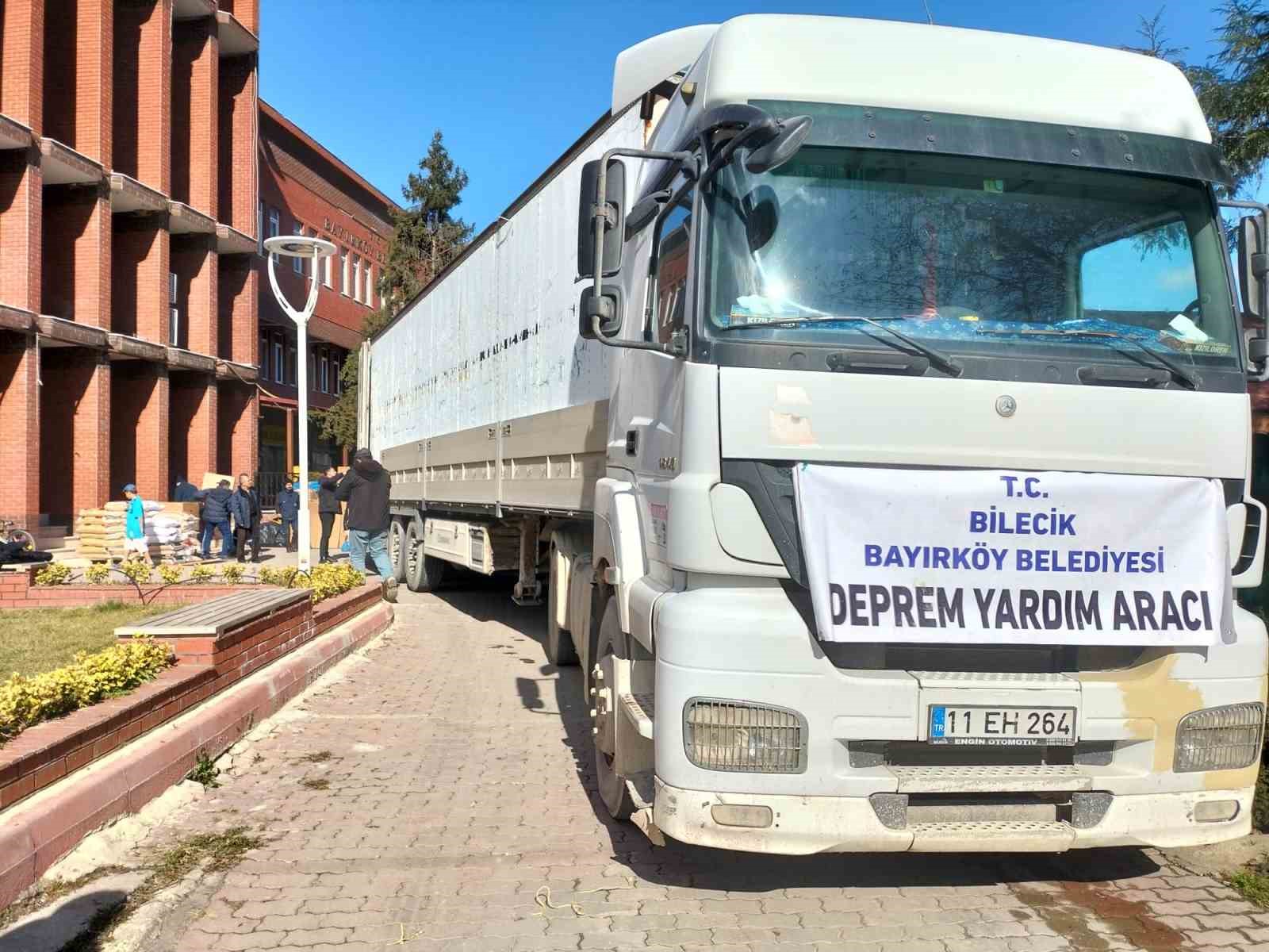 Toplanan yardımlar deprem bölgesine gönderildi