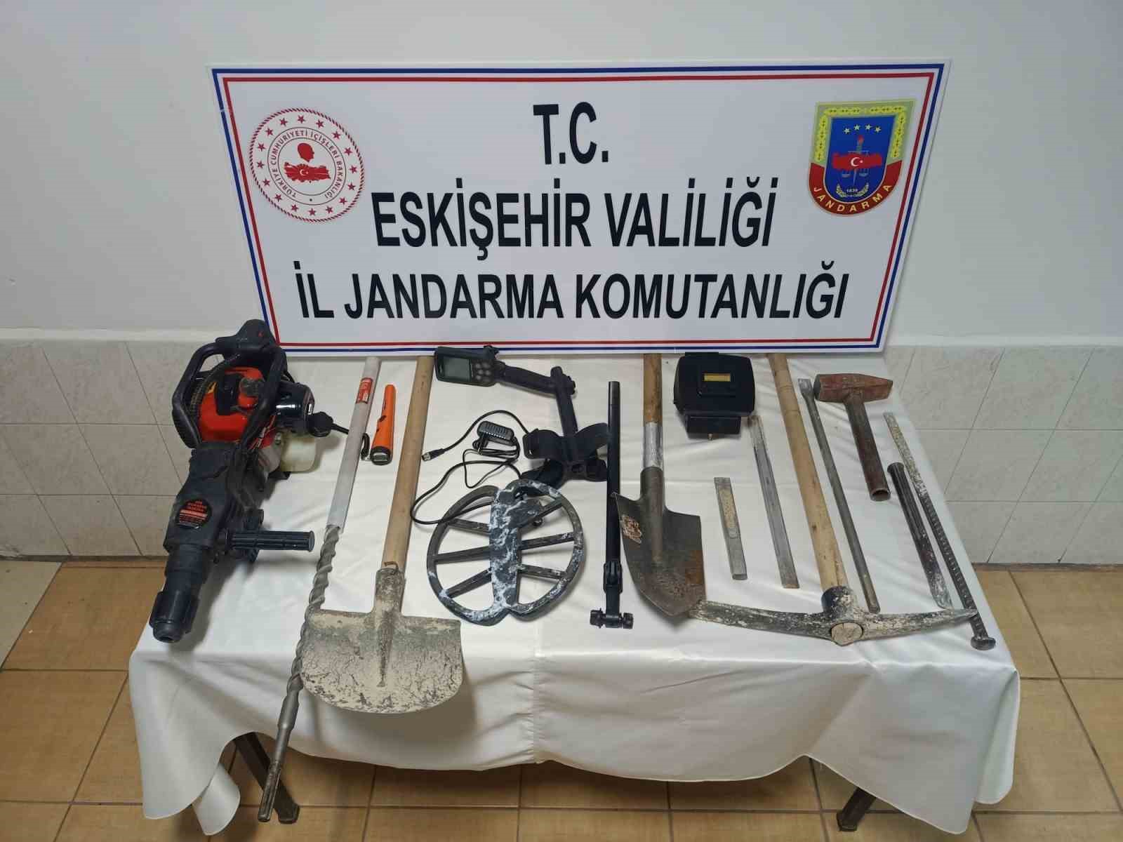 Jandarma suçüstü yakaladı