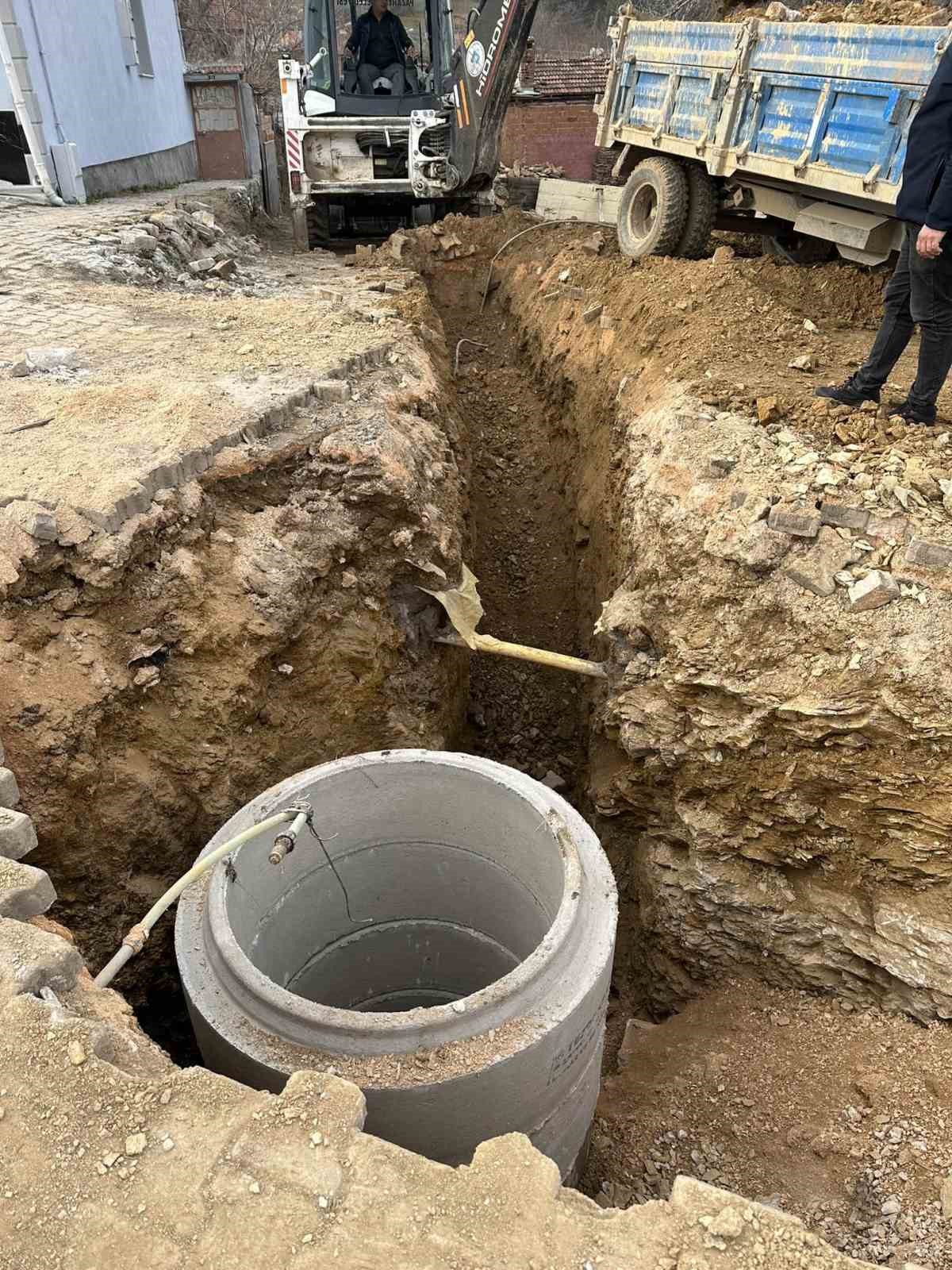 Pazaryeri’ndeki kronik kanalizasyon sorununu gidermek için çalışmalar başladı