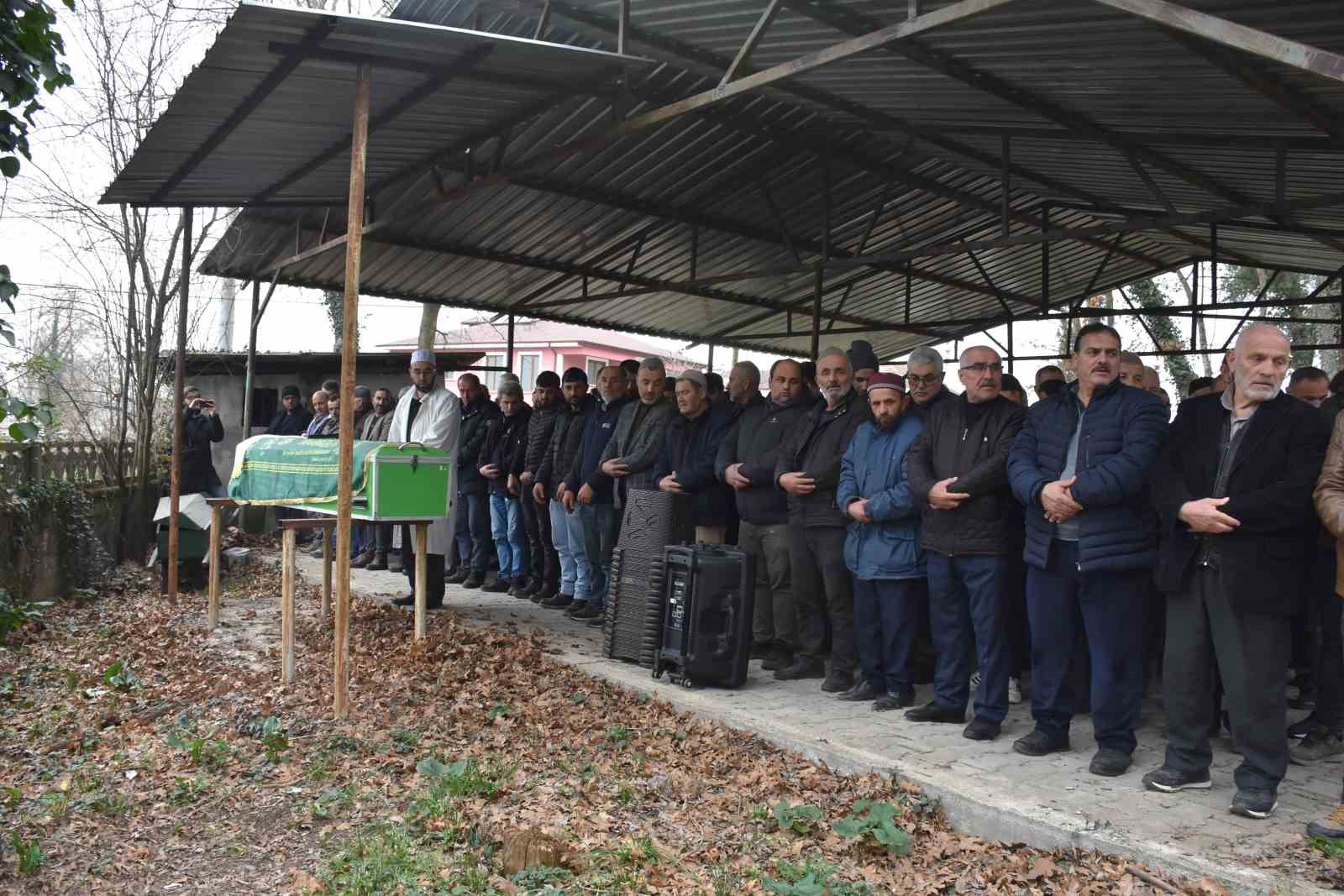 Pompalı tüfekle öldürülen genç son yolculuğuna uğurlandı