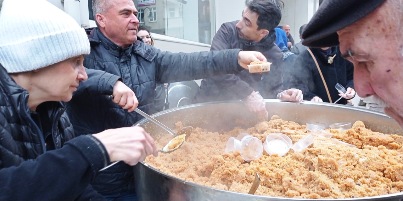 Çarşı esnafı geleneği bozmadı