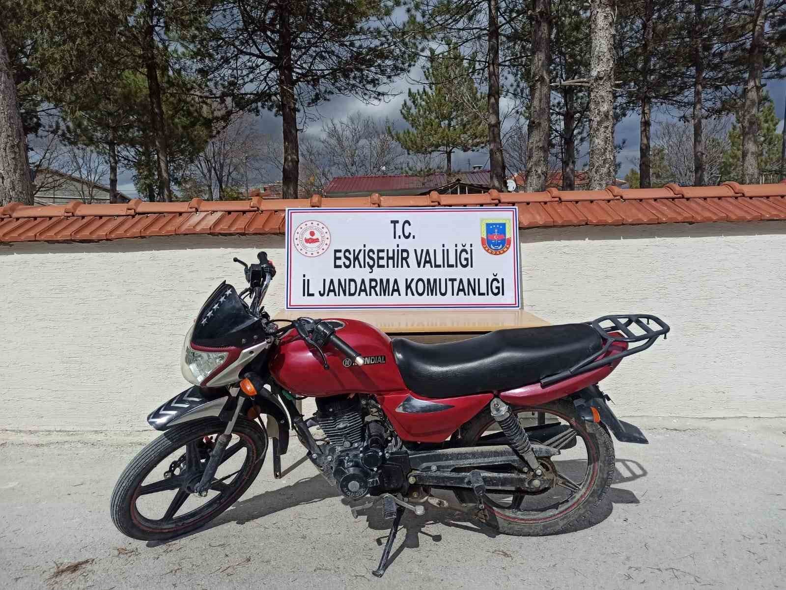 Motosiklet hırsızı jandarma ekiplerince yakalandı