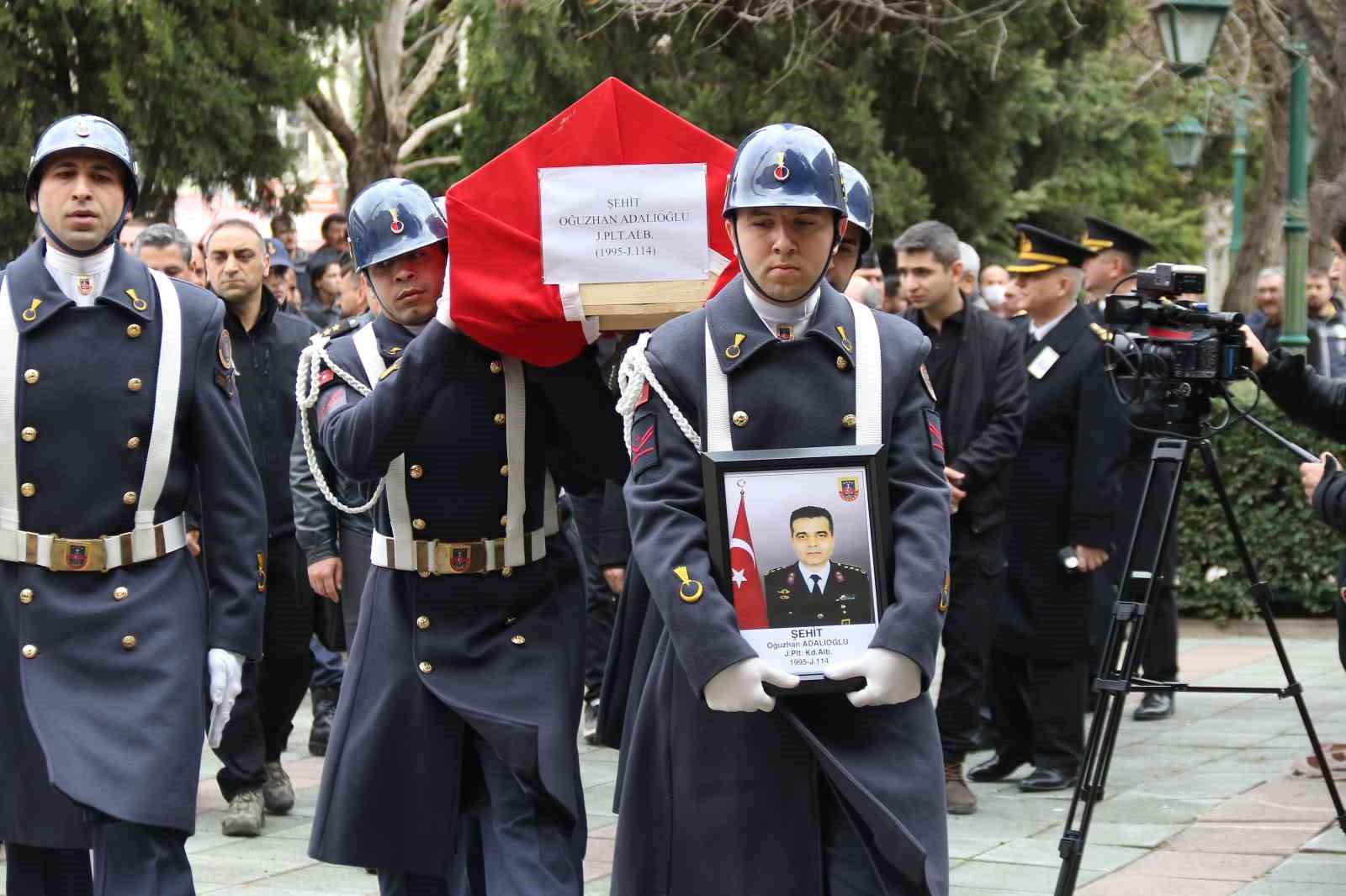 Şehit Albay Adalıoğlu gözyaşlarıyla son yolculuğuna uğurlandı