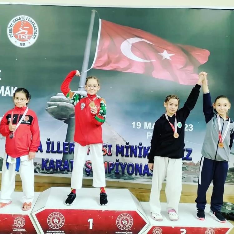 Osmanelili sporculardan büyük başarı