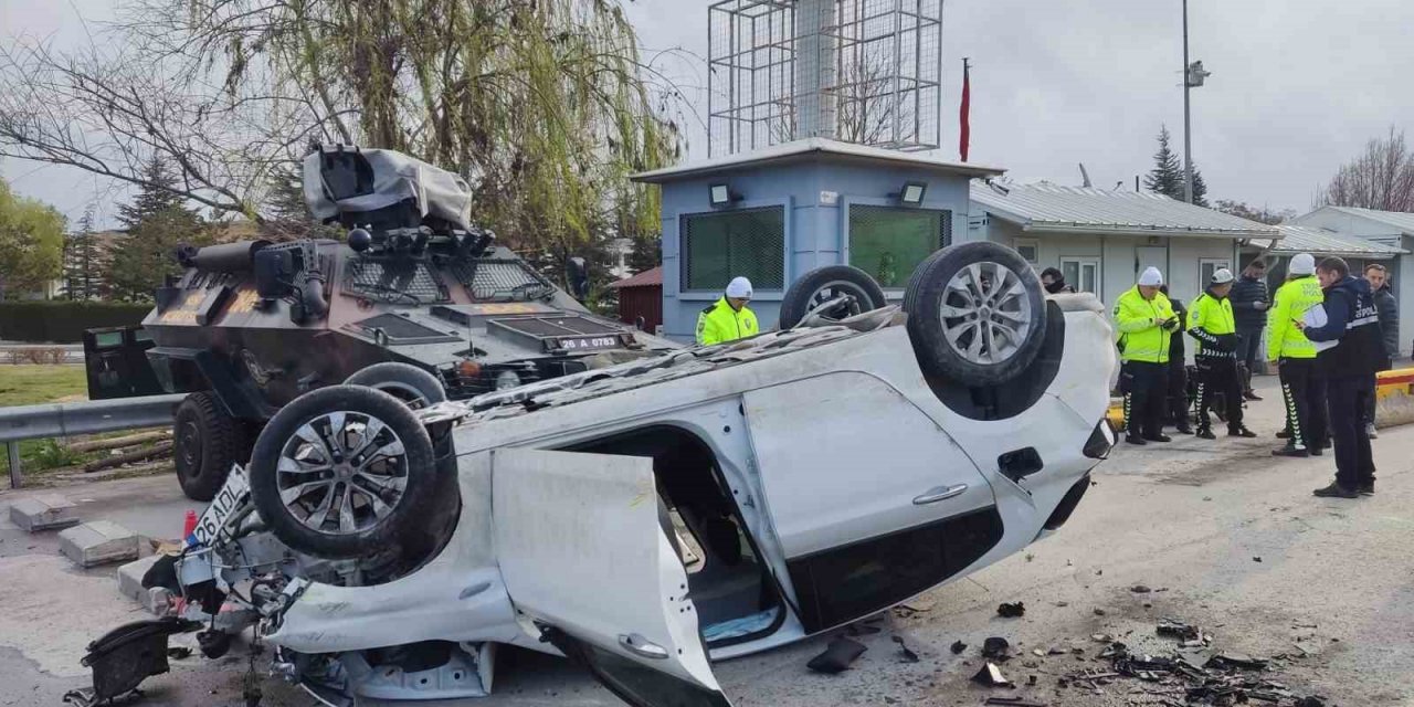 Aracıyla polis noktasına dalarak takla attı