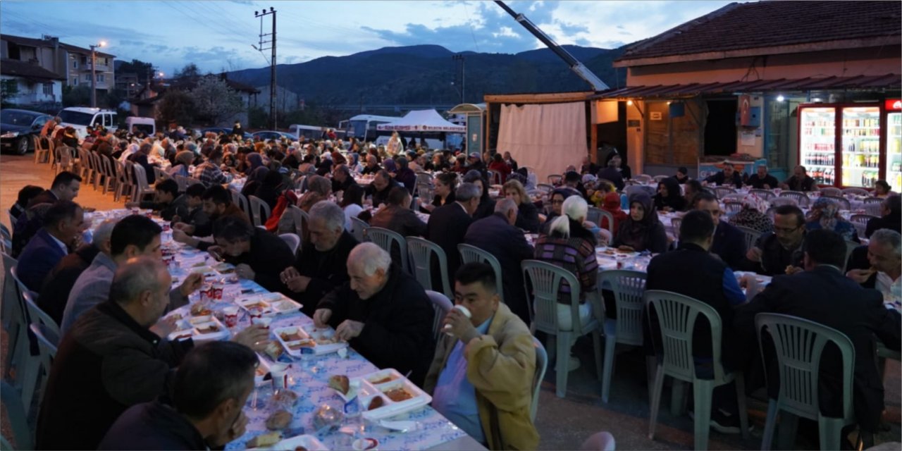 Aşağıköy'de toplu iftar