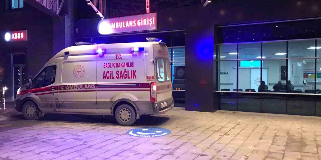 Devrilen motosiklet sürücüsü yaralandı