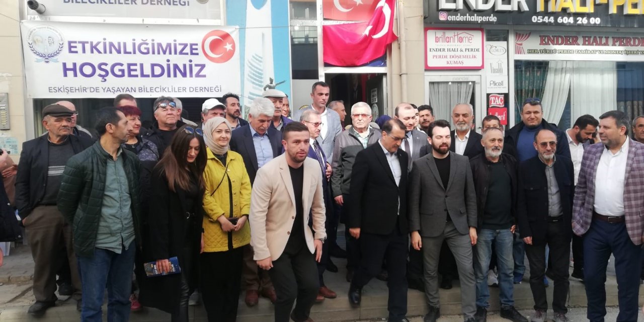 Eskişehir’de yaşayan Bileciklilerden ‘çiğ köfte’ etkinliği