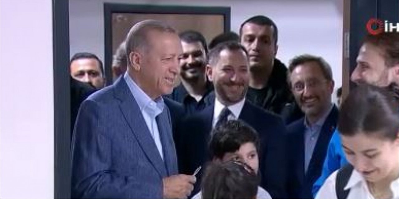 Cumhurbaşkanı Erdoğan'ı arkasında gören seçmen şaşırdı