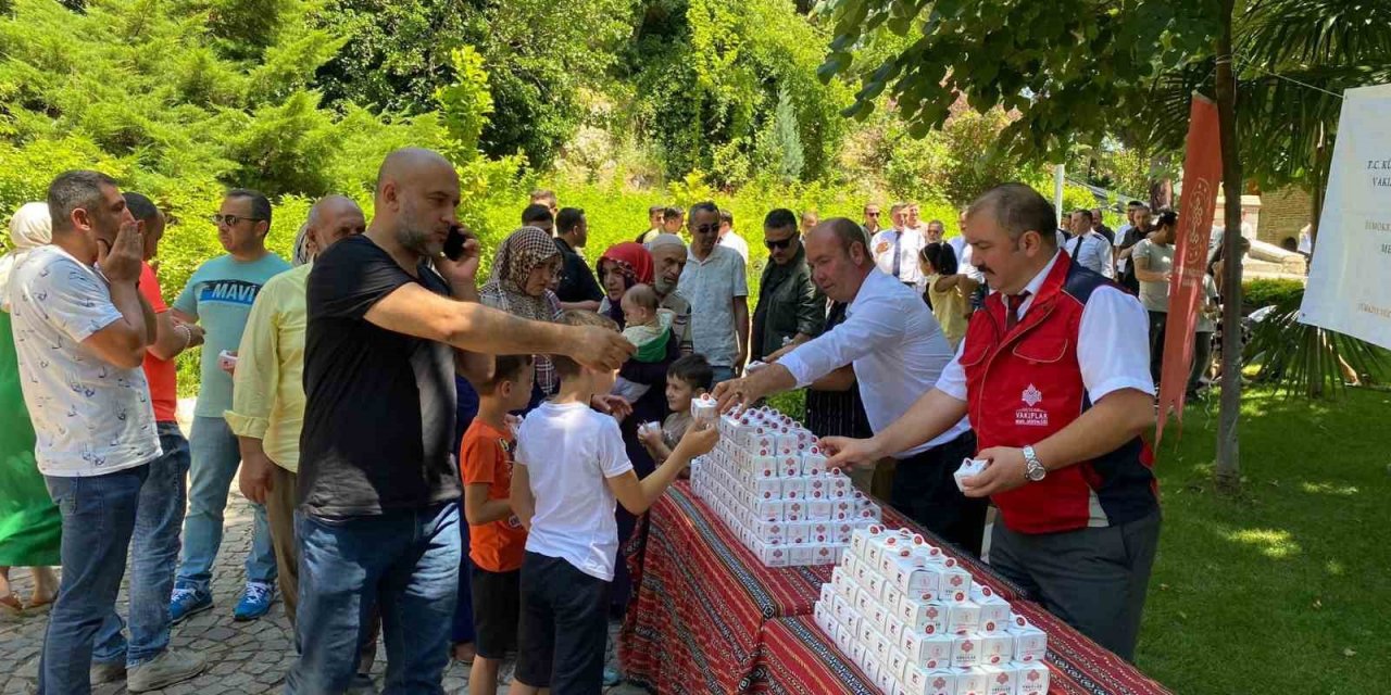 Osmanlı Devleti’nin ilk camisi olan Orhan Gazi Camii’nde 15 Temmuz şehitleri anma programı