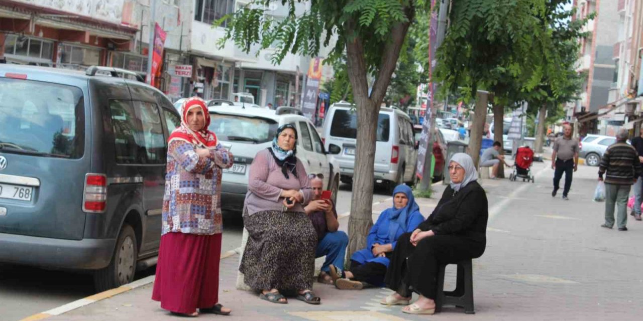 Iğdır’da site sakinlerinden evleri için sahte rapor çıkartıldığı iddiası