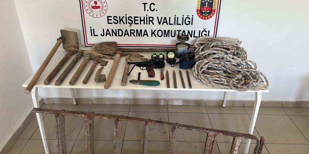 Jandarmadan Kaçak Kazıya Suçüstü