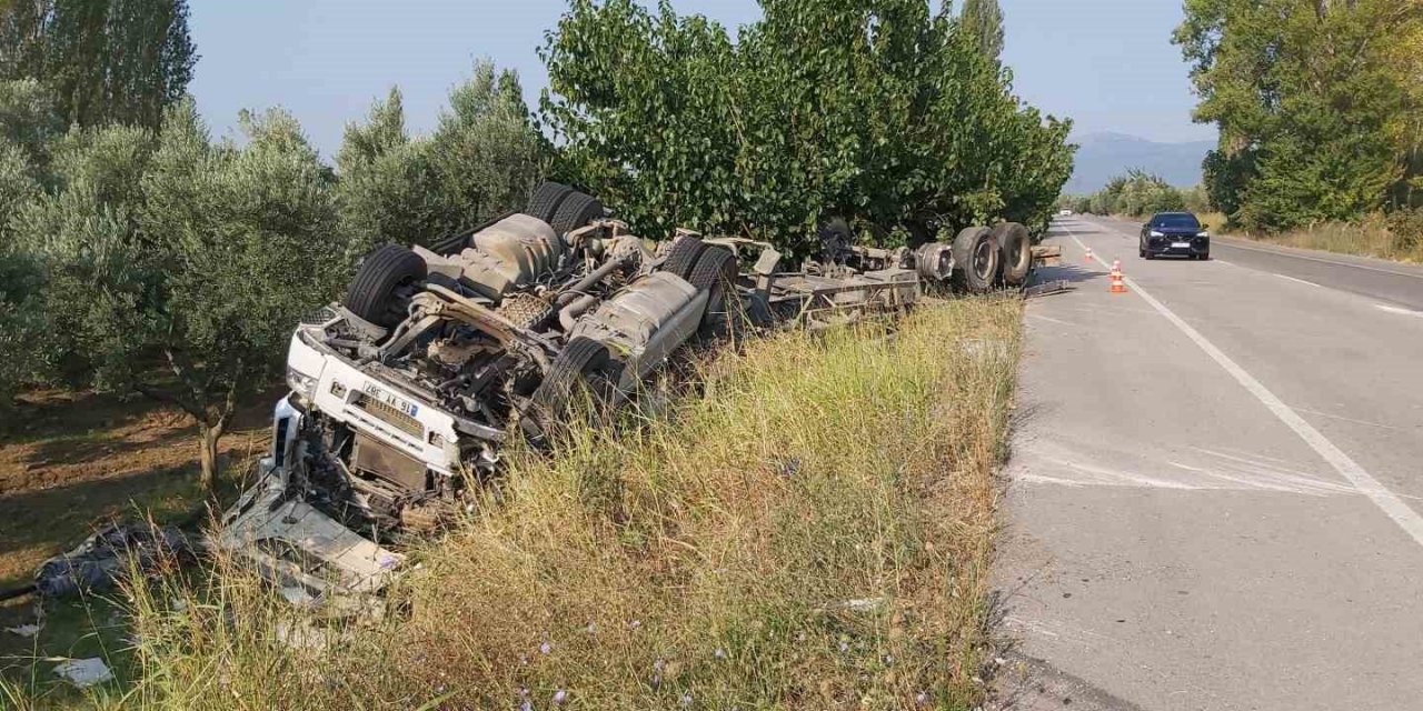 Saç Yüklü Tır Takla Attı