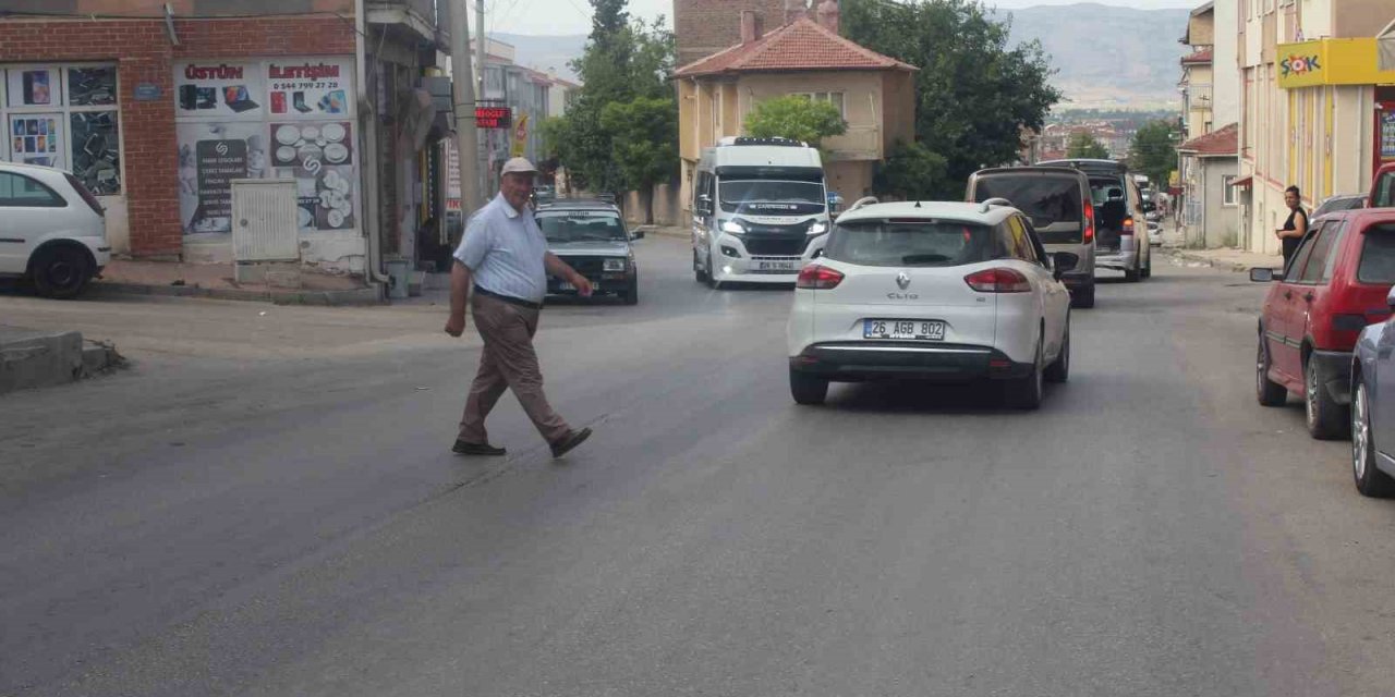 Trafik Önlemleri Alınmayan Caddeler Tehlike Saçıyor