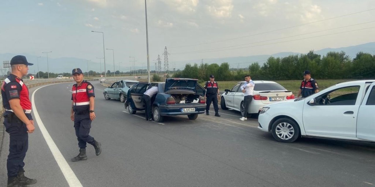 Zincirleme Kazada 1’i Bebek Toplamda 2 Kişi Yaralandı