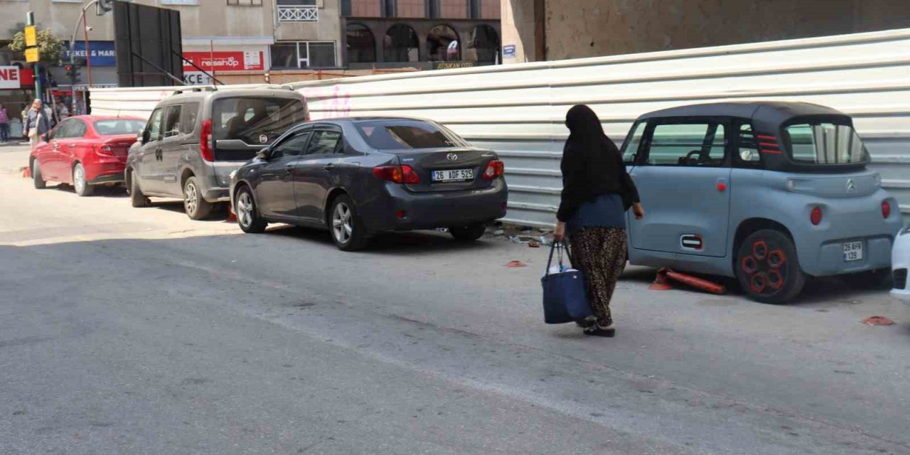 Araçlara Trafik Dubaları Bile Engel Olmuyor