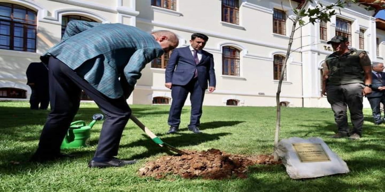 Tbmm Başkanı Kurtulmuş fidan dikti