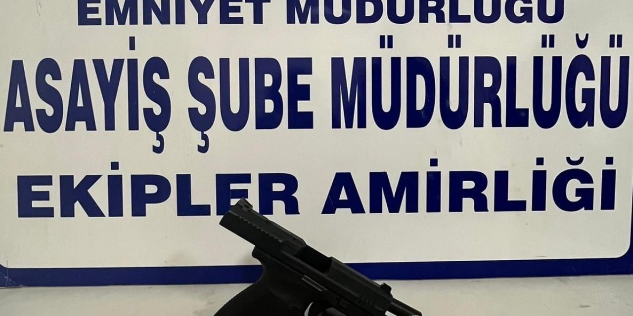 Şüphe Üzerine Durdurulan Araçta Silah Ve Uyuşturucu Bulundu