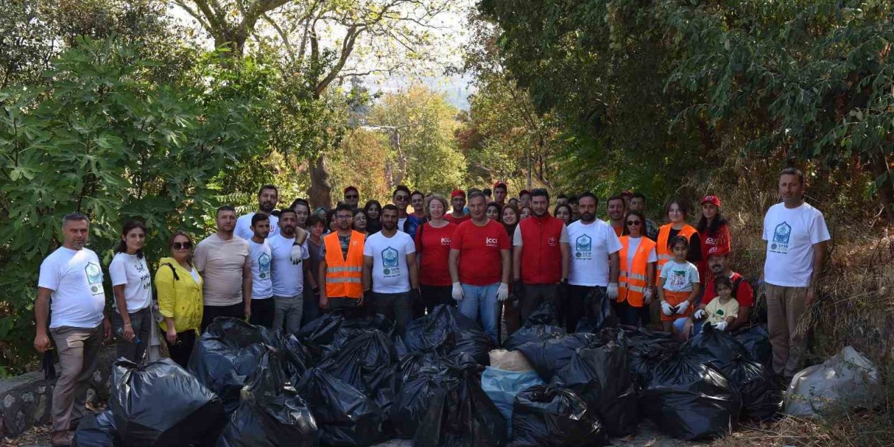 1 Ton Atık Toplandı