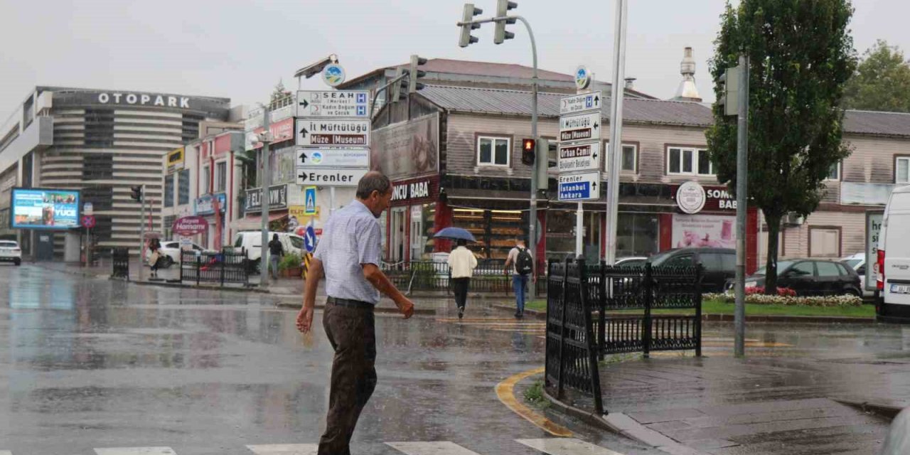 Sağanak Hayatı Olumsuz Etkiledi